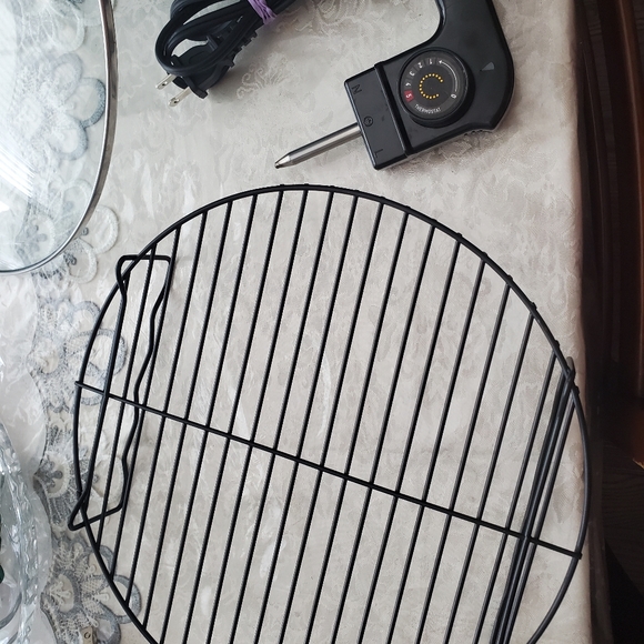 Curtis stone Durapan electric skillet, grill - Picture 3 of 5